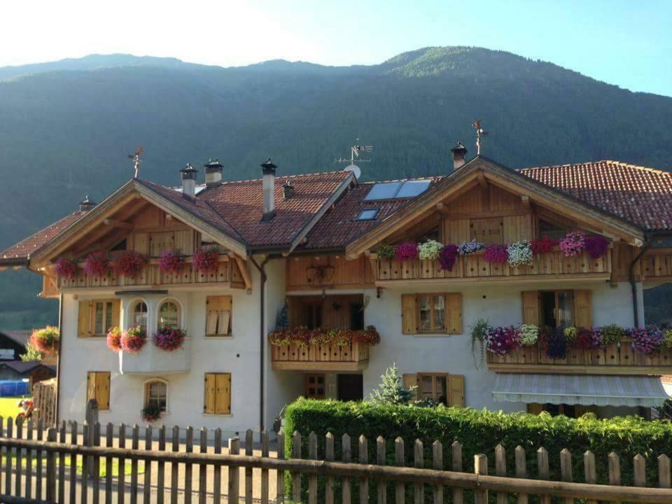 Appartamento Patrizia E Franco Commezzadura Exterior foto